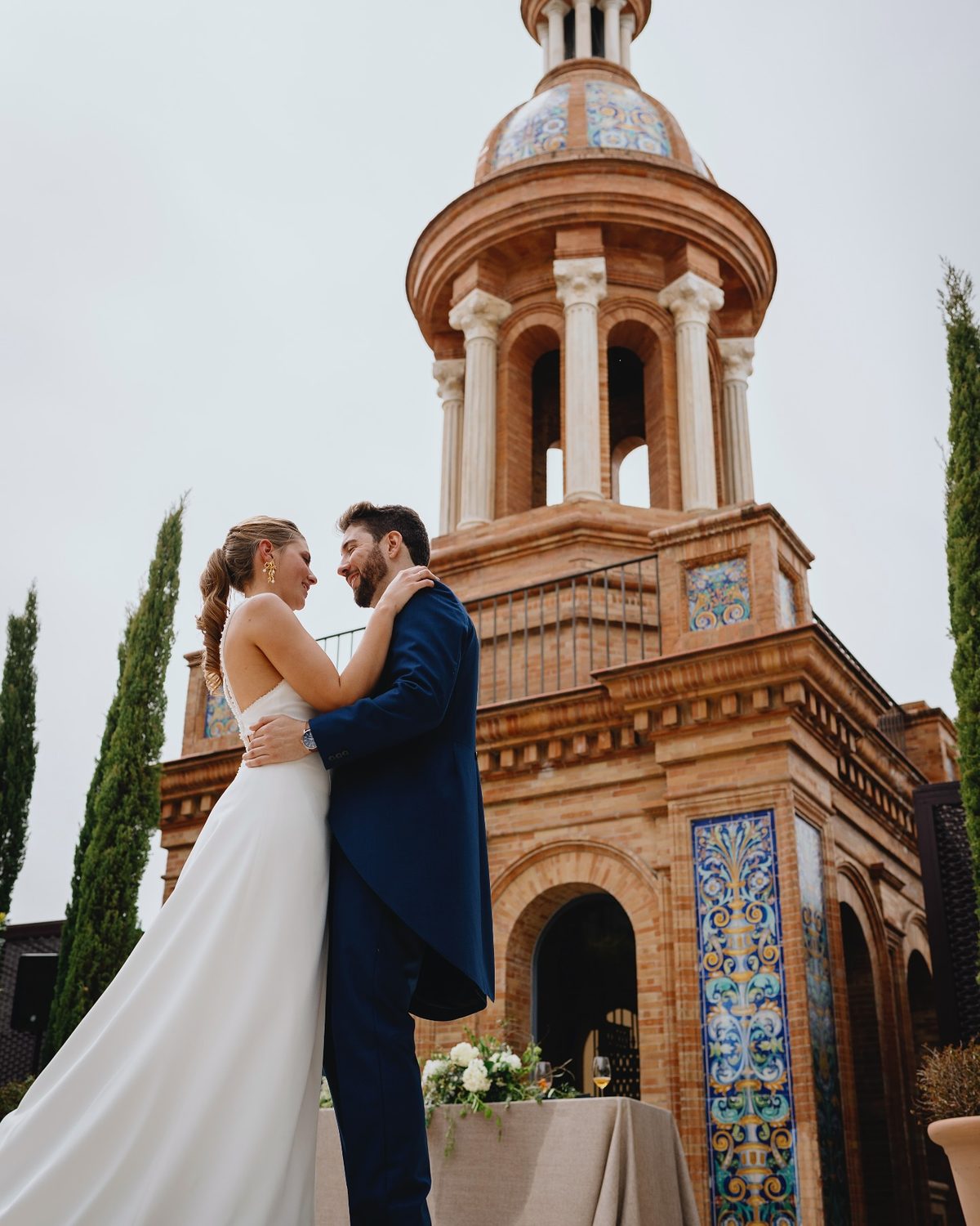 Pareja de novios junto al templete de la Terraza ABC